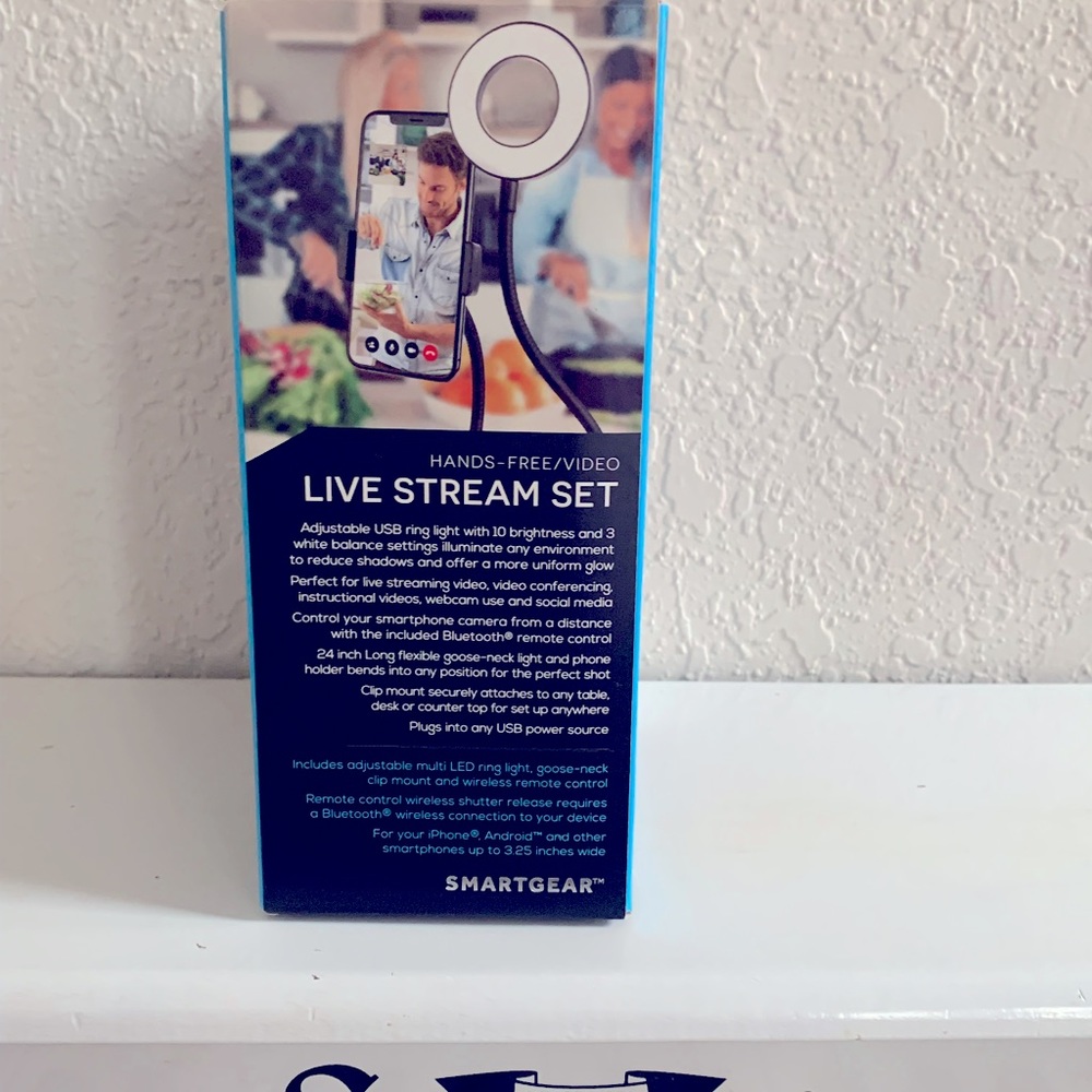 Live stream set🔥 - Picture 3 of 4